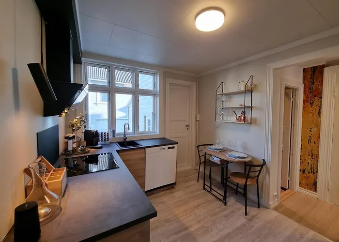 Modern And 2 Bedroom W/king Beds + Free Parking Stavanger