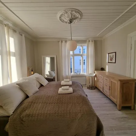 Modern And 2 Bedroom W/king Beds + Free Parking Apartamento *